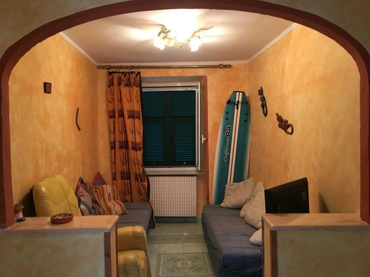 La Casa Di Zoe Lägenhet Uscio Exteriör bild