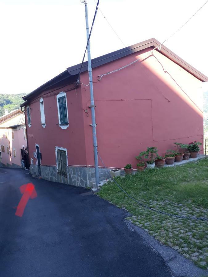 La Casa Di Zoe Lägenhet Uscio Exteriör bild