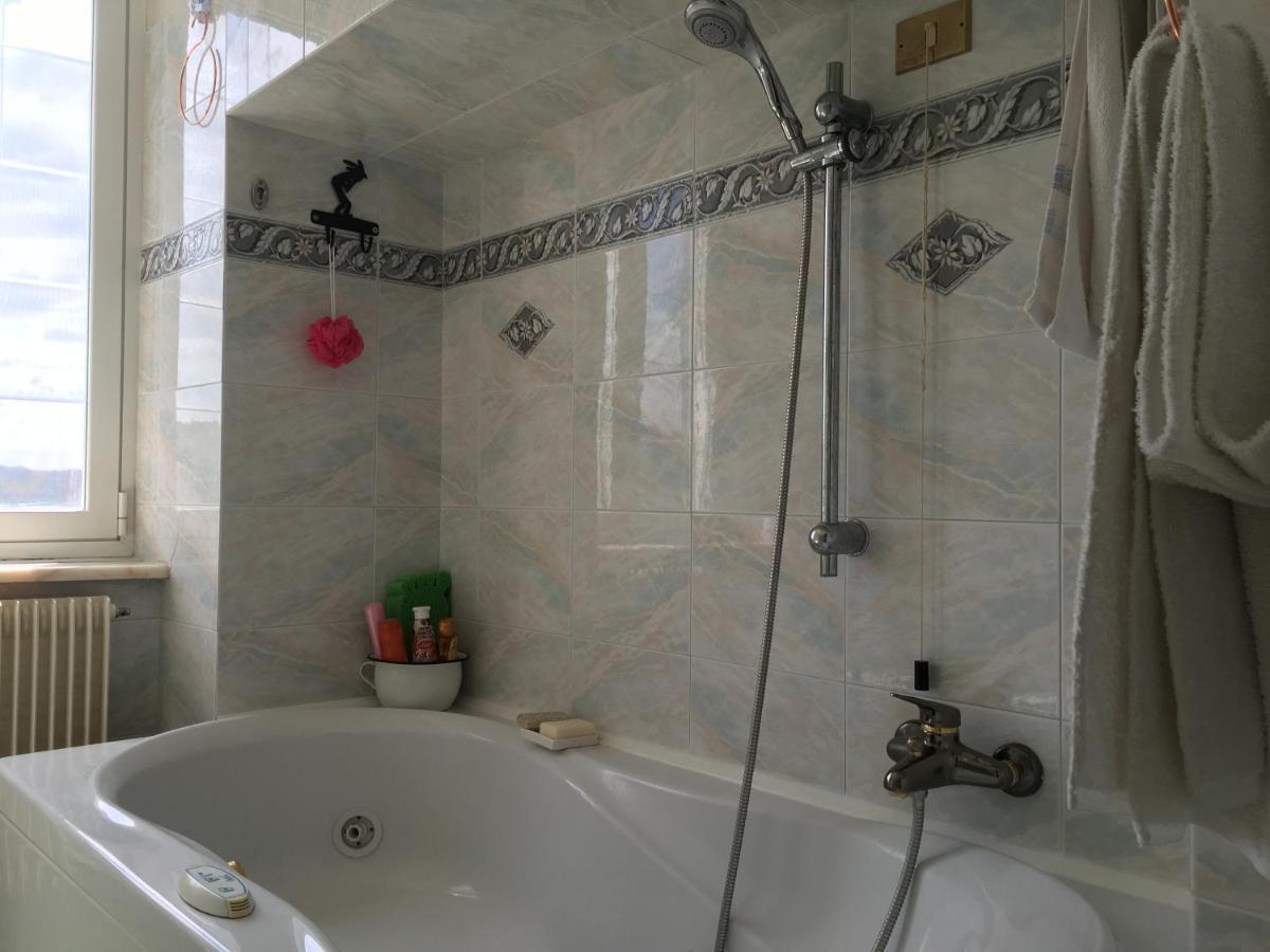 La Casa Di Zoe Lägenhet Uscio Exteriör bild