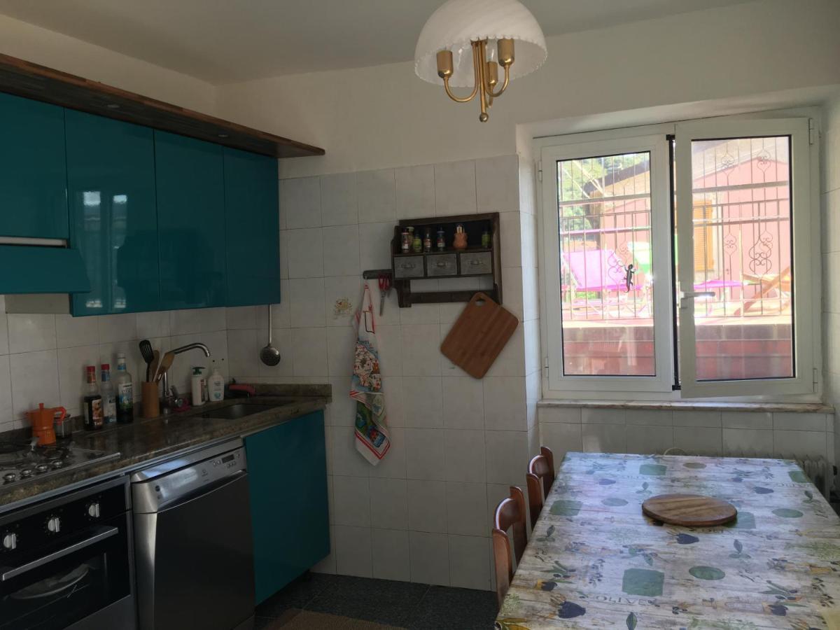 La Casa Di Zoe Lägenhet Uscio Exteriör bild