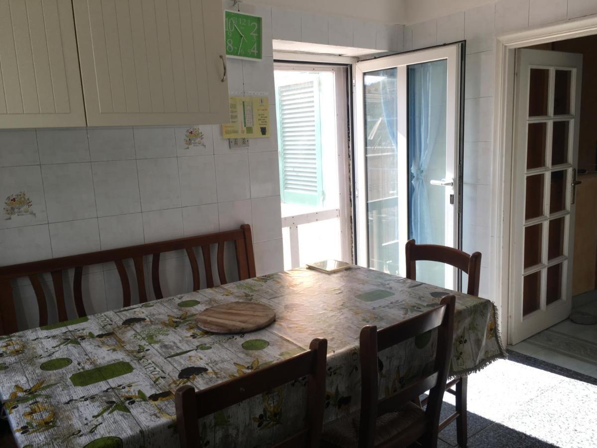 La Casa Di Zoe Lägenhet Uscio Exteriör bild